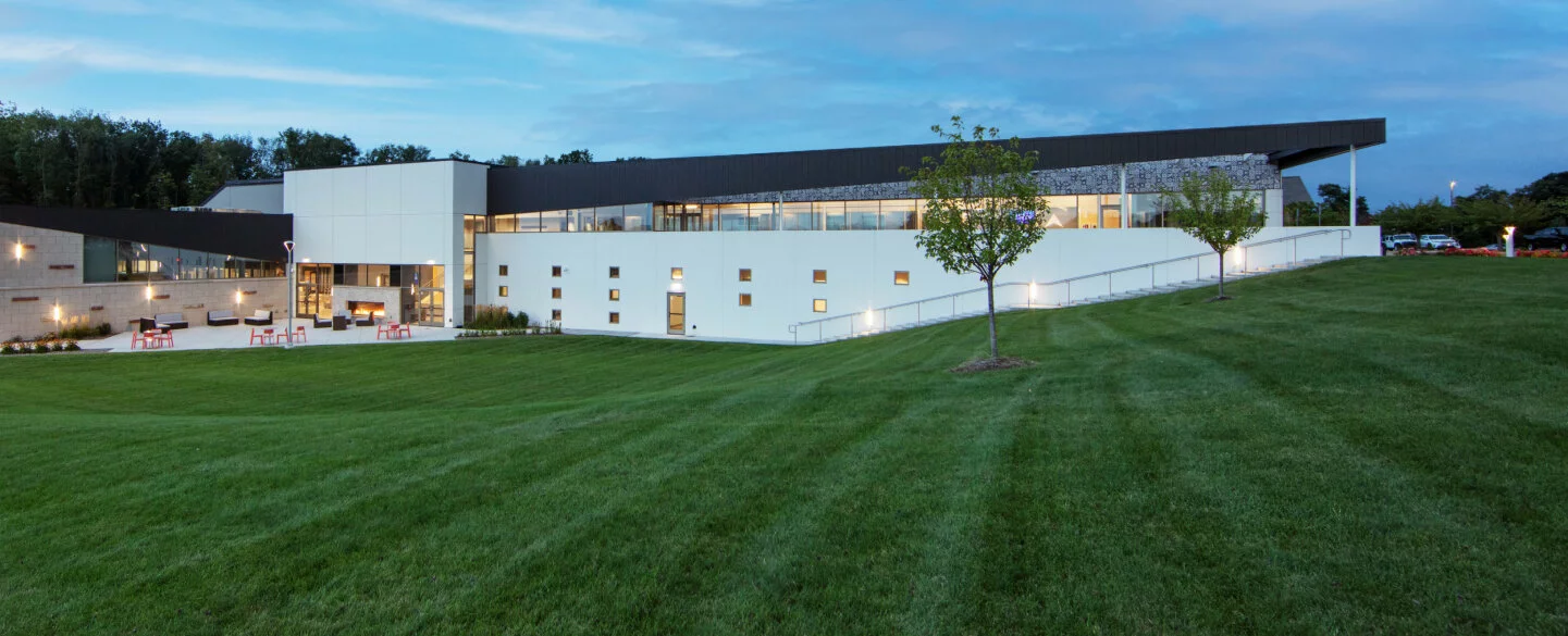 2024/06/chapelpointe-exterior-night-1-hi-1-1.jpg